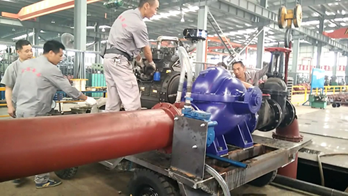我司大型便攜式柴油機單級雙吸中開式離心泵測試現場！